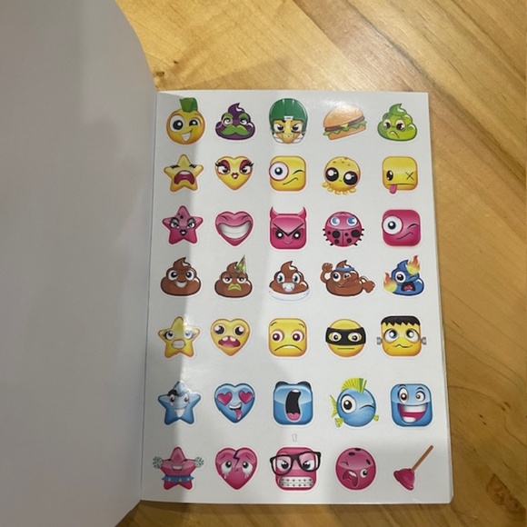 Sticker Book // 1000+ Stickers // 40 Pages - Picture 5 of 5